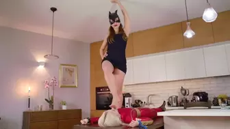 Cat Woman Olena And Harley Quinn - Bright Tights On Table - Full - Russian Language - HD 1920x1080