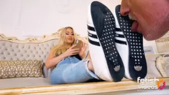 I have my old Adidas sneakers cleaned ( Shoe Worship with Goddess Sheila - English spoken ) - 4K UHD MP4