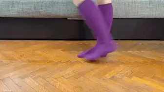 FOOT VIBRATION FETISH DANCING AND WALKING ON WOODEN FLOOR SOUND - MP4 Mobile Version