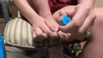 Candid blue toe painting [MP4 - 4K]