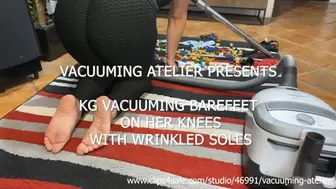 REQUEST PART 1:KG VACUUMING ON HER KNEES WITH WRINKLED SOLES