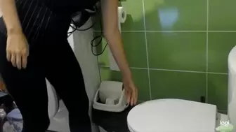 2 minutes of toilet fetish to cam mp4