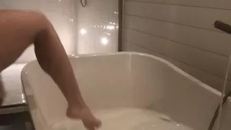 Denali Reese In Luxury Bubble Bath