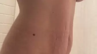Denali Reese Tattooed MILF In Shower