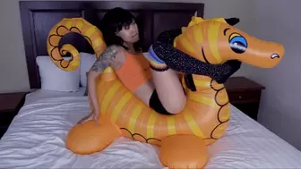 Saya Song's Inflatable Sea Horse - MP4