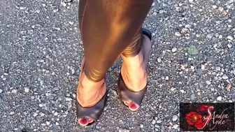 Sandra Jayde 07-05-21 Walking in skyhigh leather mules and leggings (1080p)