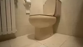 toilet session in hotel rain of brownies III