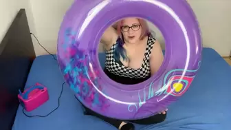 Inflatable Swim Ring Blowing up and playing