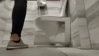 Morning ploppy toilet