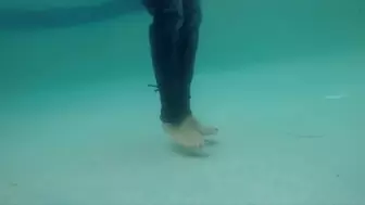 Underwater bondage (SD 1080 WMV)