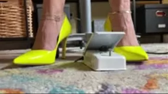Sewing Pedal Pumping in Yellow Patent Leather High Heel Pumps