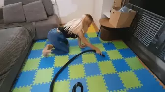 Strong vacuum cleaner MP4