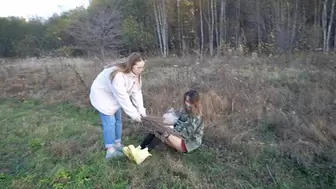 Tickling Pussy With Grass In The Field (HD 720p MP4)