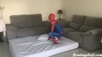 SpiderGwen VS SpiderMan Pillow Fight
