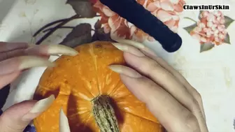 Scratching pumpkin