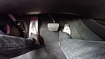 Driving SEXY girl barefoot ! (1920x1080 FULL HD) MP4