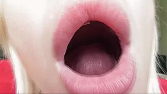 PLUMP LIPS SUCK YOUR DICK AND LICK WITH SALIVA THROUGH THE CAMERA!MP4