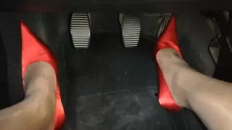 Pedal pumping driving city claro pantyhose collant and Red vintage heels