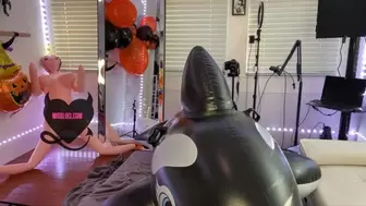 Sloppy Inflatable Orca Head + Spitting + Non-Pop