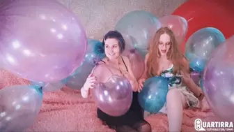 Q721 Mariette ans Stashia squeezepop and sitpop a bunch of balloons together - 1080p
