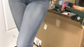 Scarlet Floods Her Jeans While Trying To Find The Right Key!
