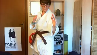 Karate girl avi