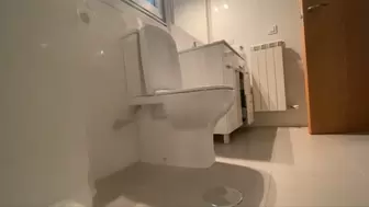 toilet session in hotel rain of brownies halloween
