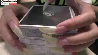 Scratching the carton with long nails
