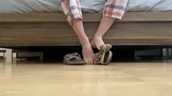 KIRA IS SAYING GOODBYE TO HER OLD SANDALS - MP4 HD