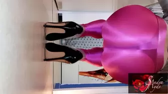 Sandra Jayde 08-11-21 Big ass slut in tight and shiny pink legging (1080p)