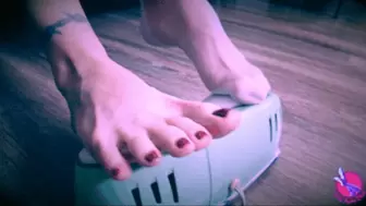 Slyyy Sensual Stocking Tease & Foot Massage HD 1080p MP4
