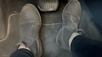 PEDAL PUMPING IN ANKLE BOOTS, DIRTY SMALL FEET - MP4 HD