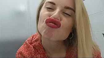 RED LIPS AND A RED LESBIAN BLONDE BLOUSE ARE DRIVING ME CRAZY!MP4