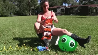 Blow Up & Destroy Inflatables On the Farm - WMV