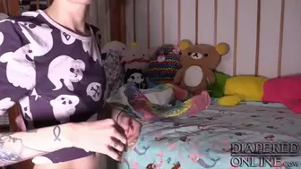 Samara - Dildo Masturbation in Crib