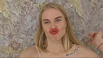 BRIGHT THIN MOST SMELLY BLONDE LIPS!MP4