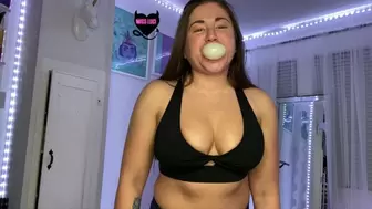 Blowing BIG Bubblegum Bubbles