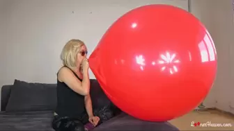 Kia overinflate giant red balloon (4K)