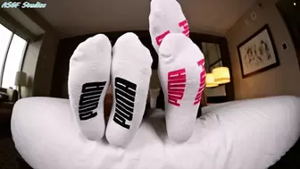K and friend sexy sock soles - MP4