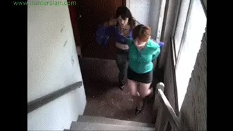 She struggled to escape from her stupid guard (MP4 7000kbps)