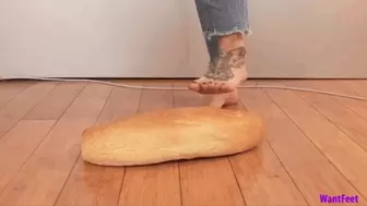 Jasmine’s Barefoot Bread Crush HD