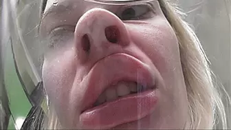 THE GLASS KEEPS MY SMEARED FACE ON YOU, CUM ON ME!MP4