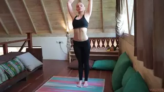 Fit girl in YOGA leggings gets fucked and gets cum in her mouth