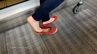 Dipping Flats Shoeplay in the Supermarket