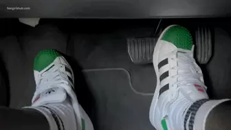 SMALL FEET PEDAL PUMPING IN TIGHT NEW SUPERSTAR SNEAKERS - MP4 HD