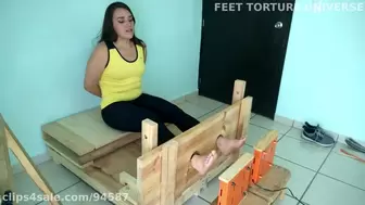 Amazonian Alexandra Simultaneous Foot Roasting and Tickling full video