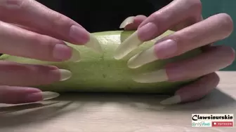scratching zucchini with long claws