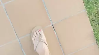 Walking in flip flops while traveling