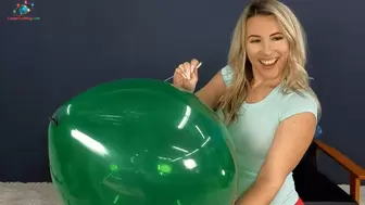 Bunny Needle Pops 16-inch Balloons! WIDE Shot 4K (3840x2160)