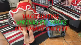 VACUUMING WRINKLED SOLES ON XMASS OUTFIT